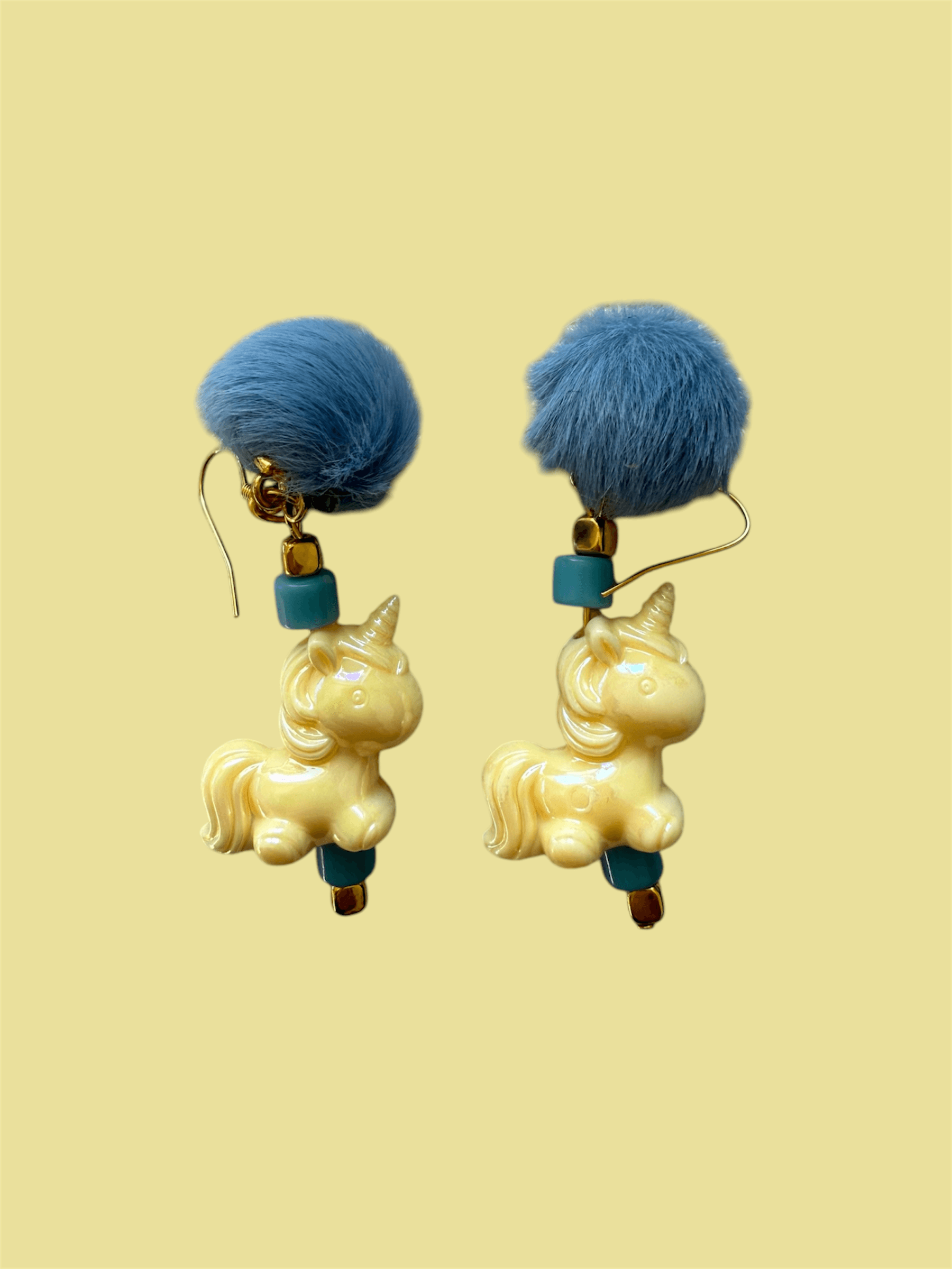 Boucles d’oreilles – puncheee. 2 Boucles d’oreilles – puncheee. 2